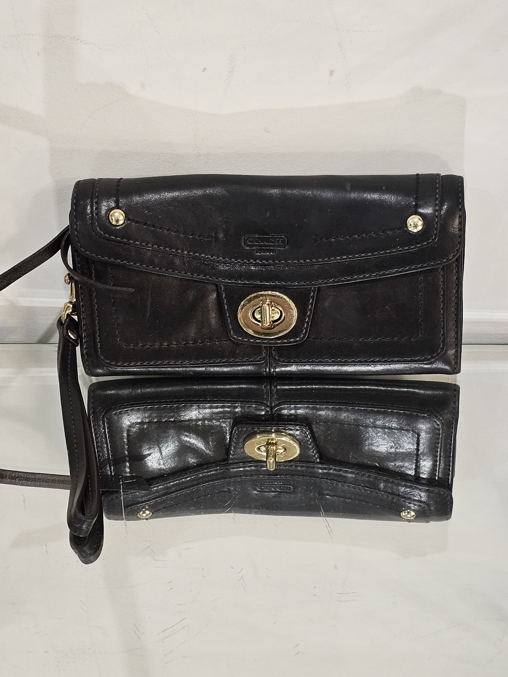 Coach Vintage Turnlock Leather Wristlet Clutch